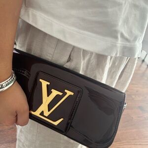 LV clutch burgundy